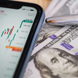 How Investors Use Crossover Terms to Time IPO Entry